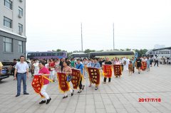 全国第161批腰椎间盘突出患者赴盛宏公司谢恩