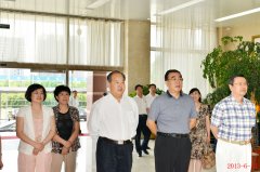山东省政协副主席王乃静（右一），潍坊市政协主席崔建平（右二）,山东英才